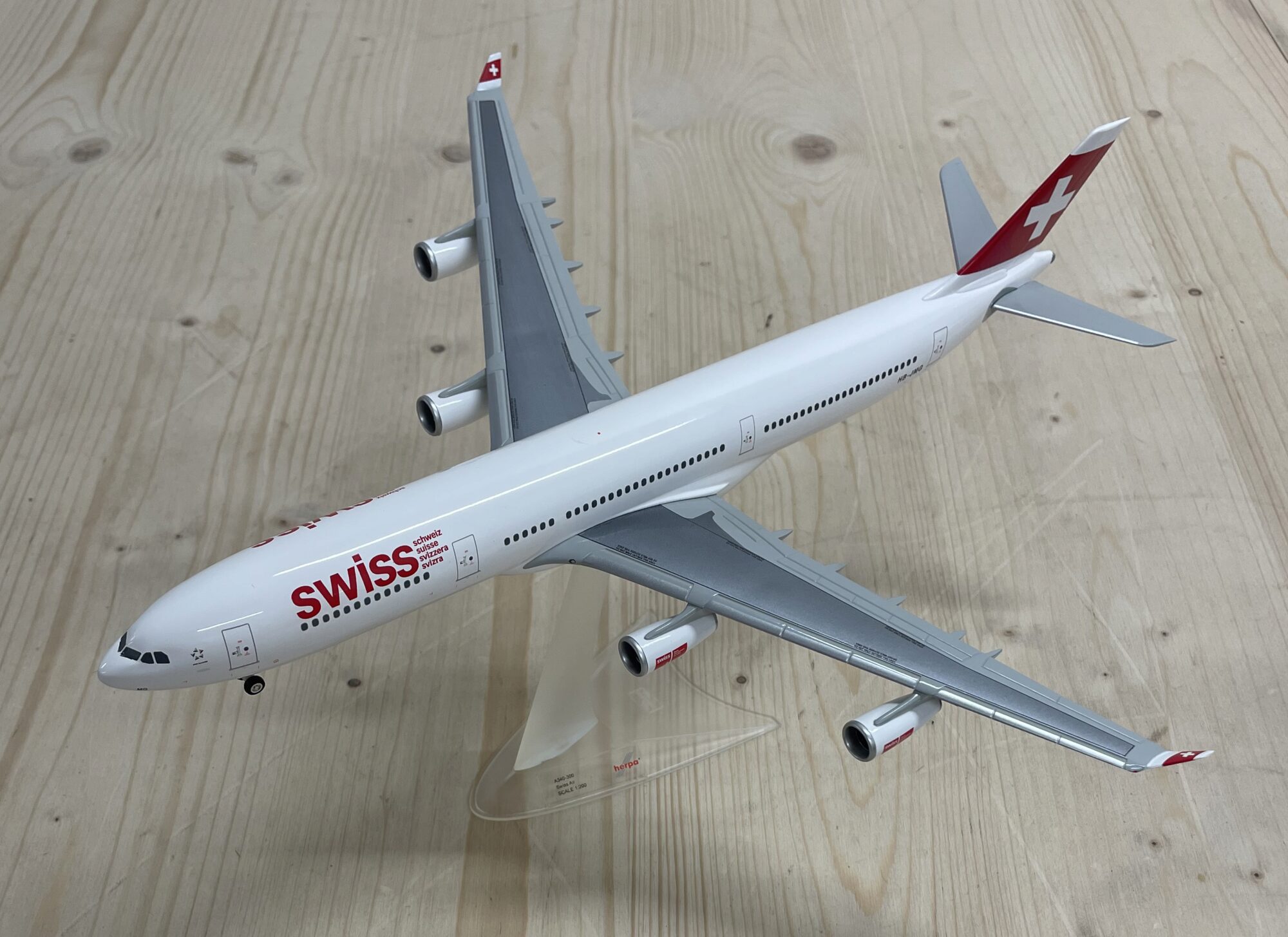 Lot 5004 *Herpa 1:200 Swiss A340-300