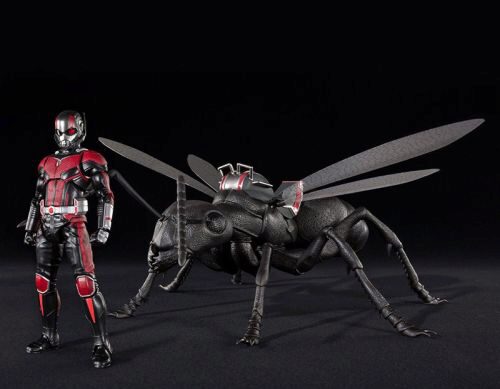 BANDAI 61160 Ant-Man & Wasp Antman + Ant Dlx Set