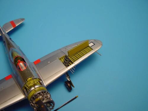 Aires 7089 P-47D Thunderbolt Waffenschächte