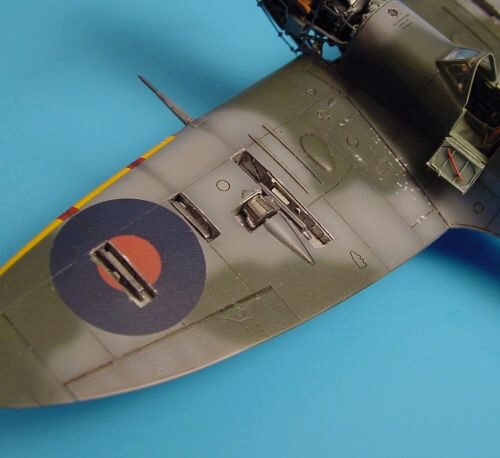 Aires 7102 Supermarine Spitfire Mk.Vb Waffenschächte