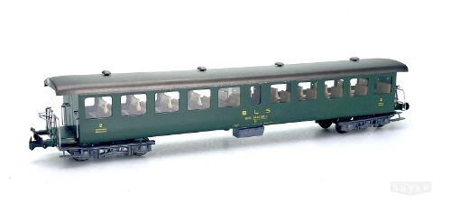 Metrop 6060 *BLS Personenwagen Bi 2.Kl. grün, 2 Plattformen