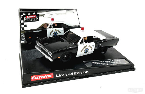Carrera 25787 *Plymouth Roadrunner Highway Patrol  1:32