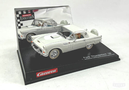 Carrera 25465 *Ford Thunderbird 1956 Someone roaming the streets wants me!  1:32
