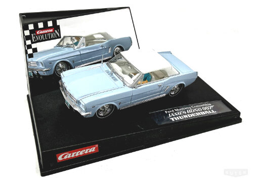 Carrera 25738 *Ford Mustang Convertible James Bond 007 Thunderball  1:32