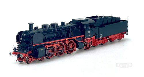 Märklin 39030 *Schnellzug-Dampflokomotive mit Schlepptender BR 18.5   digital mfx+sound