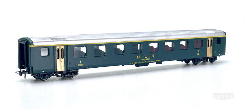 Roco 44327 *BLS Personernwagen 1.Klasse grün