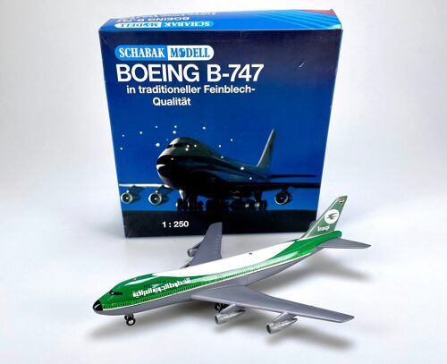 Lot 863 *Schabak 1025 Modellflugzeug Boeing B-747  1:250 Länge 28cm - Spannweite 24cm