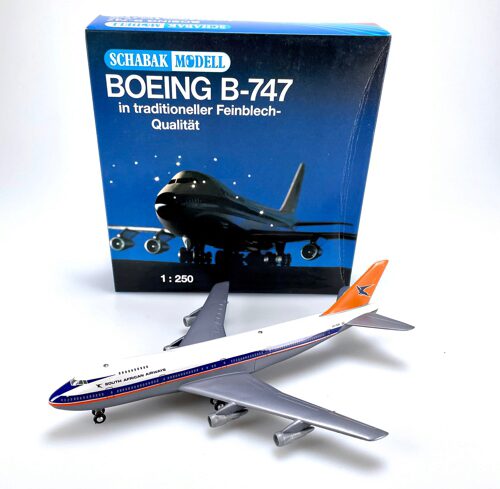 Lot 864 *Schabak 1025 Modellflugzeug Boeing B-747  1:250 Länge 28cm - Spannweite 24cm