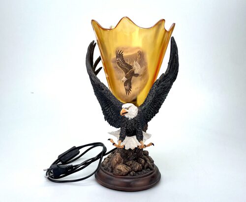Lot 2615 *Ted Blaylock 'Golden Majesty' Eagle Adler mit Lampe Höhe 35cm  A 3958
