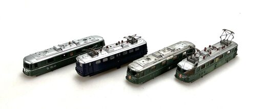 Lot 9046 *Spur Wesa  Konvolut Lokteile