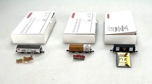Lot 9300 *Spur Z Konvolut Märklin Güterwagen mit Pin 3tlg