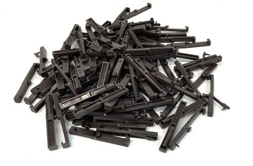 Lot 9303 *Spur IIG Konvolut LGB Oberleitungsmast Sockel / Halterung  ca 100tlg