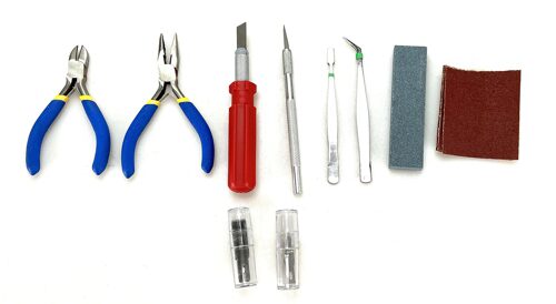 Lot 9314 *Werkzeug Set 10tlg inkl. Box  (Zangen mit Flugrost)