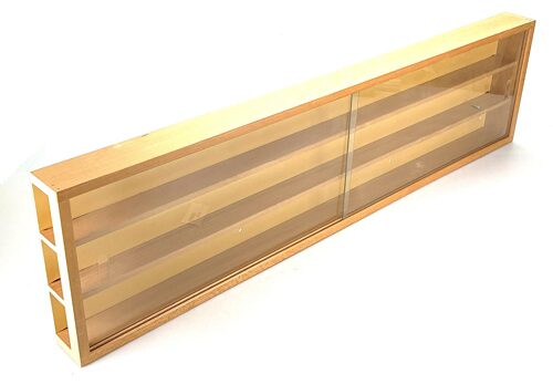 Lot 9539 *Spur H0 Vitrine Kibri mit Glas-Schiebetüren Länge 104 cm, Höhe 27.5cm 1 Seite offen  (müssen im Laden abgeholt werden)