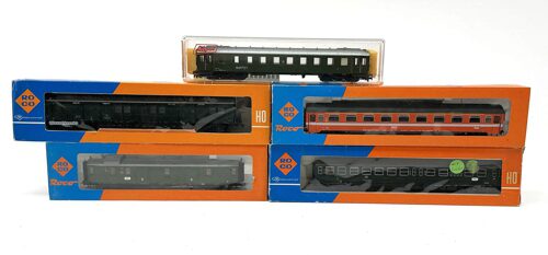 Lot 9685 *Spur H0 Konvolut Roco / Liliput Personenwagen 5tlg