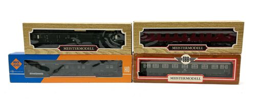 Lot 9686 *Spur H0 Konvolut Roco / Liliput Personenwagen 4tlg