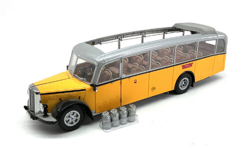 Lot 10499 *DieCast  Saurer Alpenwagen 1:24