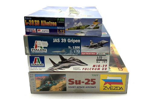 Lot 10579 *Bausatz Konvolut 1:72 Flugzeuge 4tlg