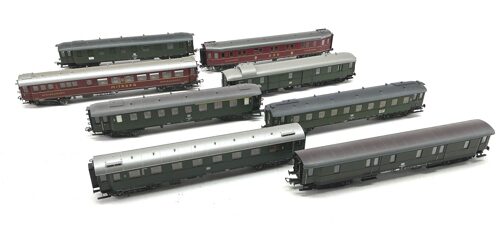Lot 10755 *Spur H0 Konvolut Personenwagen 8tlg