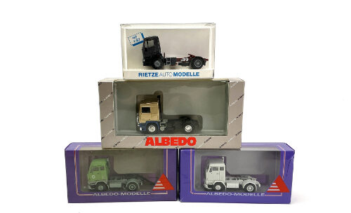 Lot 10905 *Spur H0 Konvolut Lastwagen 4tlg