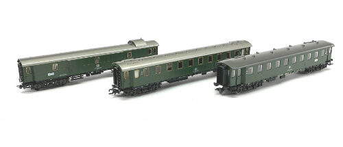 Lot 11053 *Spur H0 Konvolut Märklin  Personenwagen mit Originalverpackung 3tlg