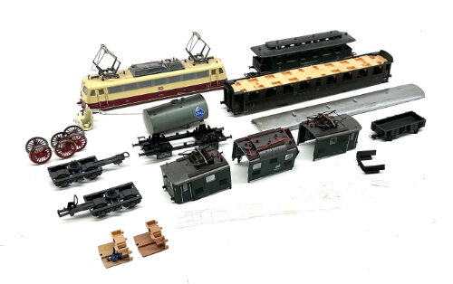 Lot 11236 *Spur H0 Konvolut Lokteile