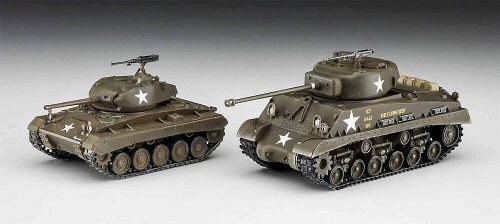 Hasegawa 630068 M4A3E Sherman & M24 Chaf