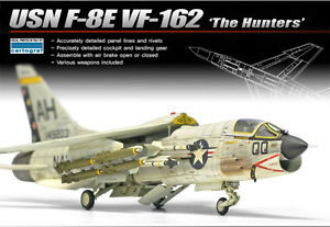 ACADEMY 12521 1/72 USN F-8E VF-162 "The Hunters"