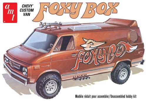 AMT 591265 1975 Chevy Van Foxy Box
