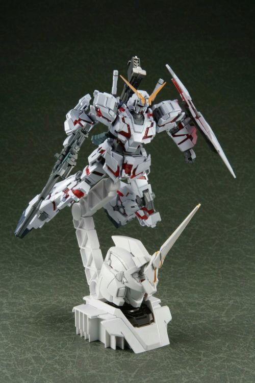 BANDAI 17946 1/144 HGUC Gundam Unicorn RX0 destr+head