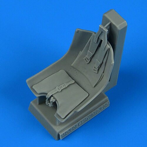 Quickboost QB32 346 Macchi MC.202 seat with seatbelts - early for Italeri