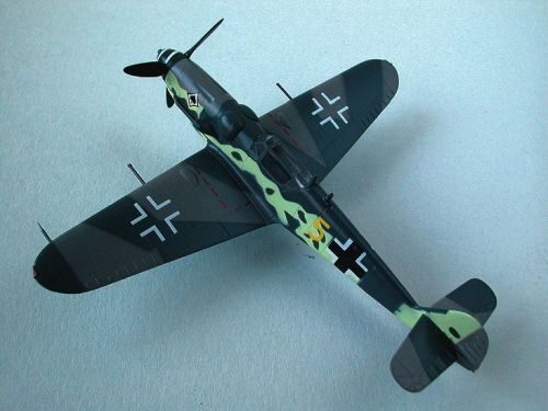 Easy Model 37279 1/72 Me Bf 109 E4/TROP 1/JG27Marseille