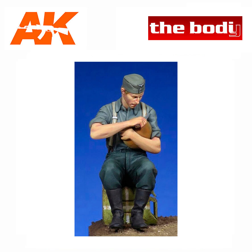 The Bodi TB 35145 German Eating Soldier WW II 1/35
