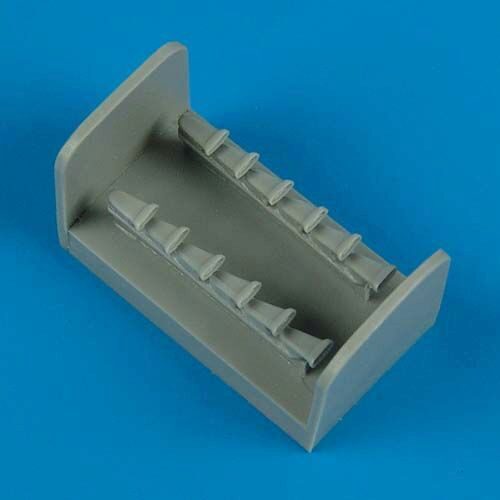 Quickboost QB72 265 Spitfire Mk. XIV exhaust - fishtail