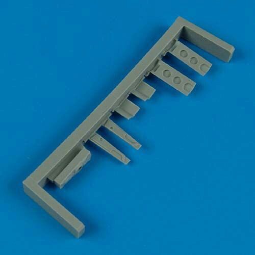 Quickboost QB72 298 P-40 warhawk undercarriage covers (ACA)