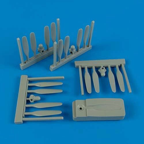 Quickboost QB72 329 B-24 Liberator propeller with tool (ACA)