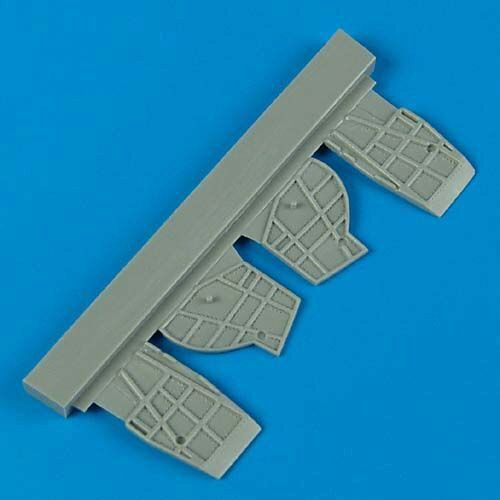 Quickboost QB72 354 SB2C Helldiver undercarriage covers
