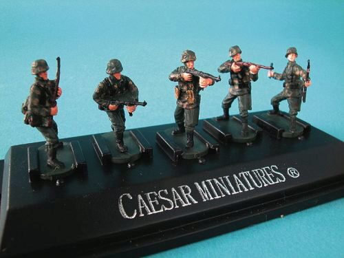 Caesar Miniatures P804 WWII German Panzergrenadiers set4 (fertig bemalt)