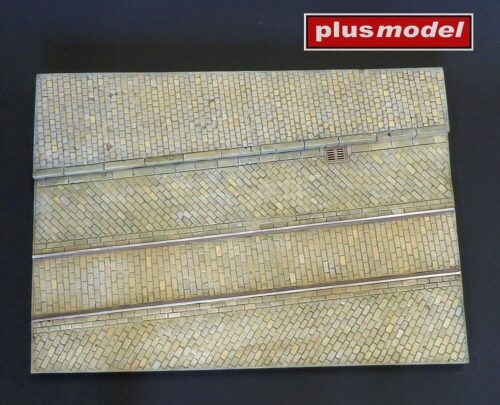 Plus model 618 Display base - Cobblestone street wit tram tracks