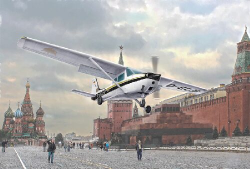 Italeri 2764 CESSNA 172 SKYHAWK - Landing on Red Square (1987)