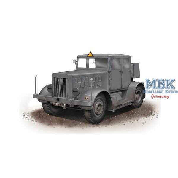 Special Armour SA72001 SS-100 Gigant Schwerer Radschlepper/ Heavy Tractor