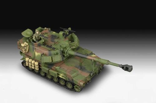 Revell 03331 M109A6