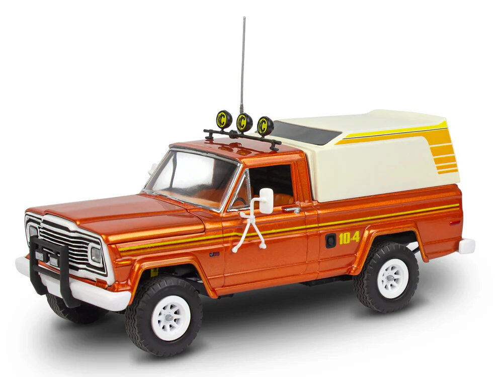 Revell 14568 Jeep J-10 pickup with camper