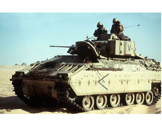 Trumpeter 07295 M2A0 Bradley Fighting Vehicle