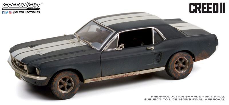 Greenlight 13626 1967 Ford Mustang Coupé, matte black w/white strip
