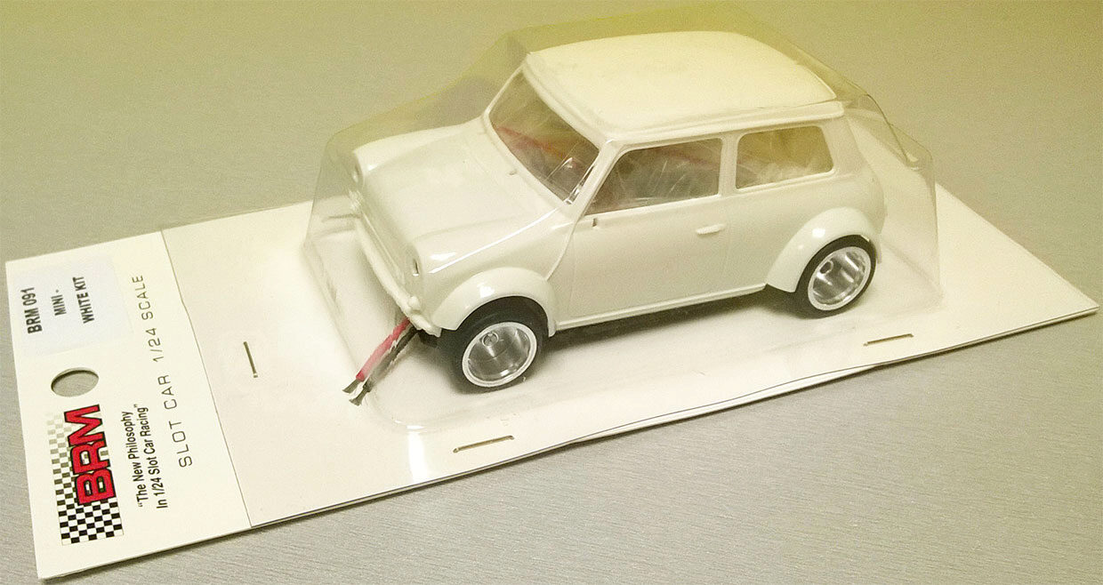 BRM MODEL CARS BRM091 MINI COOPER "big wheels" - White Kit - preassembled with aluminum chassis - CAMBER system