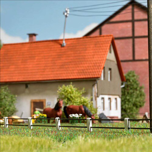 Busch 1123 Zaun m. Betonpfählen H0