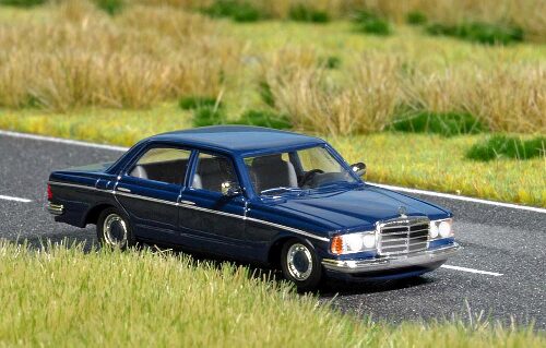 Busch 5661 Mercedes W 123 H0            