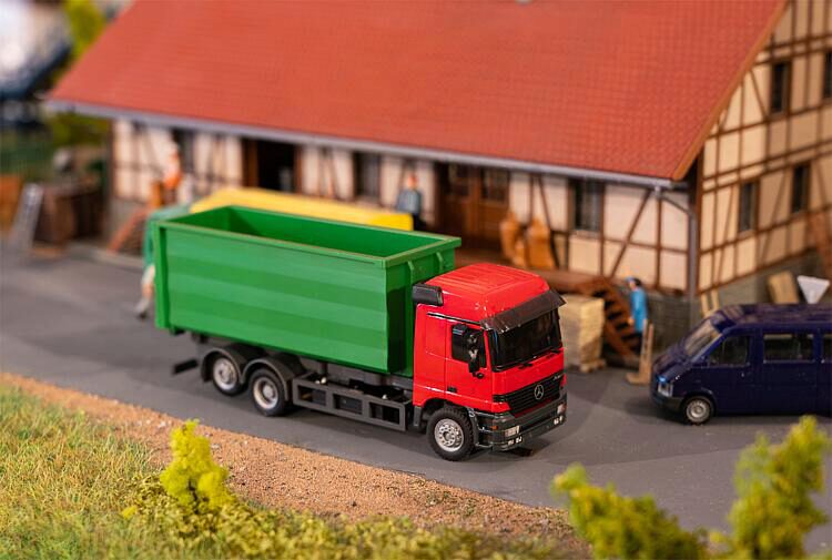 Faller 161493 LKW MB Actros LH'96 Abrollcontainer (HERPA)