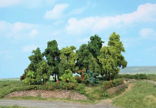 HEKI 1996 Laubwald, 18 Büsche und Bäume 1-11 cm